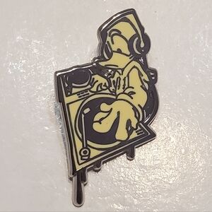 Disney Pin Trading DJ Donald Duck Hipster Themed D-Tour Headphones Pin